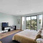 Mesmerizing Villa. Perfect For Group Retreats